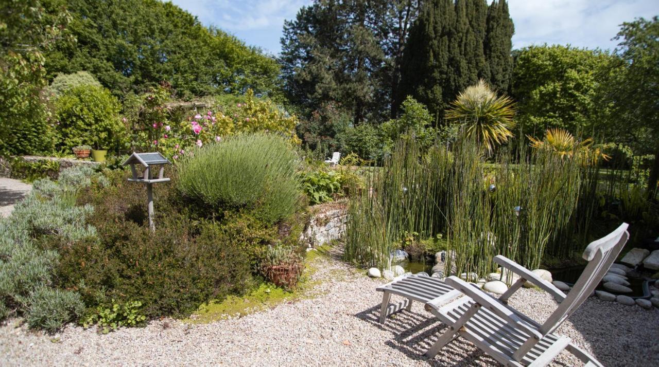 Le Manoir De Juganville Saint-Martin-de-Varreville Luaran gambar