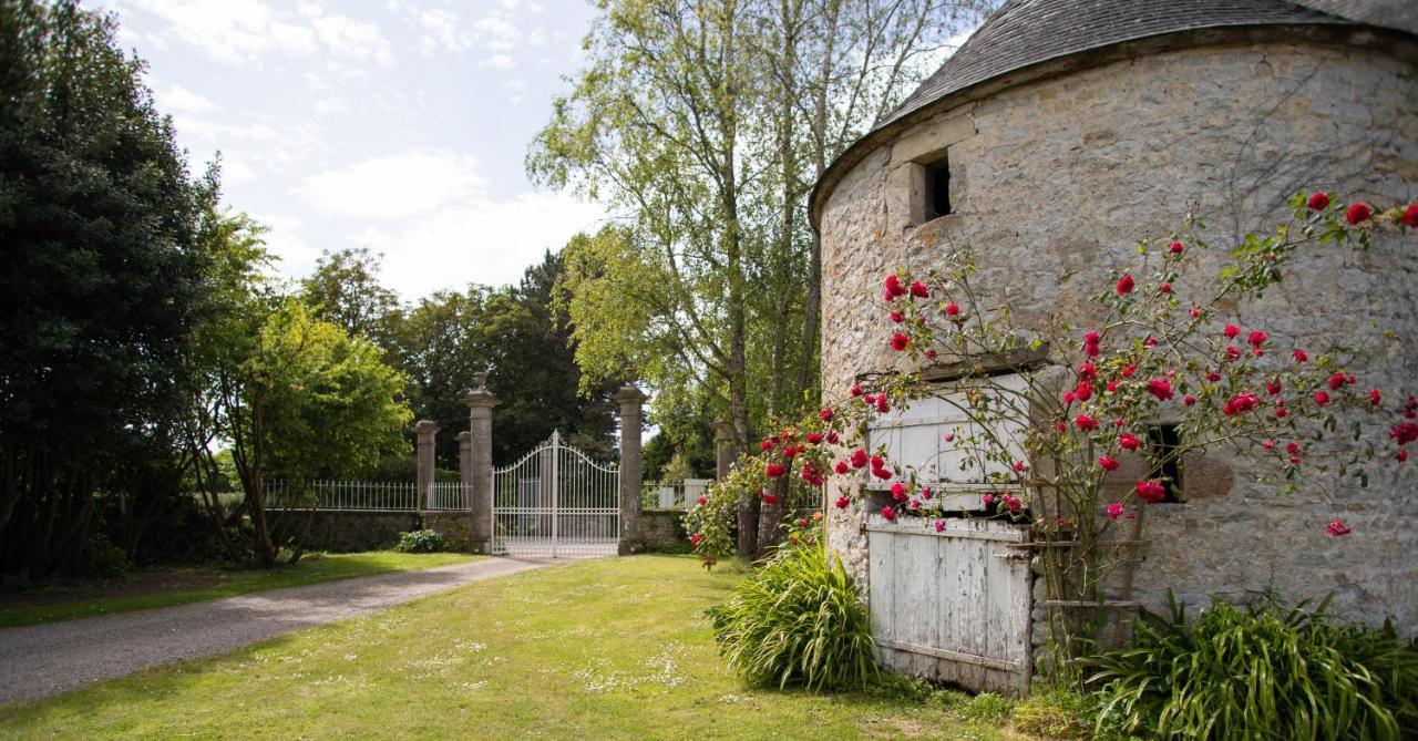 Le Manoir De Juganville Saint-Martin-de-Varreville Luaran gambar